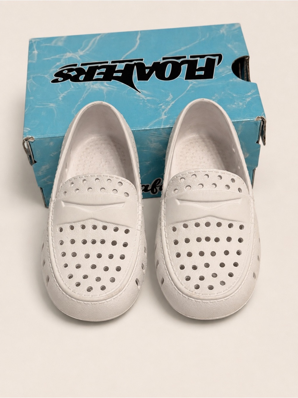 Floafers Prodigy Driver White Foam Loafers Water Shoes Size 6